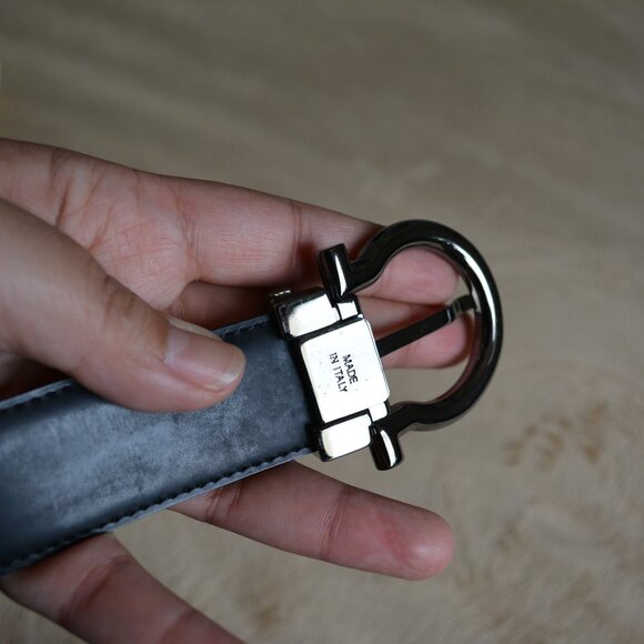 Salvatore Ferragamo Single Gancini silver/gunmetal buckle  display picture 3
